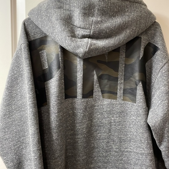 EUC! VS PINK Sherpa lined oversized camo logo hoodie size Large - Picture 6 of 7